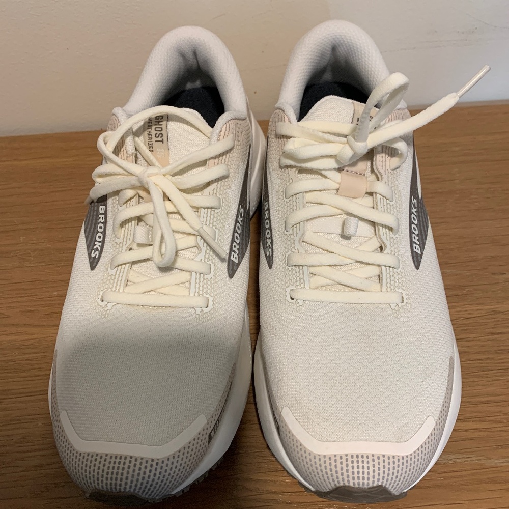 Women’s Brooks ghost 16 weatherized size 10